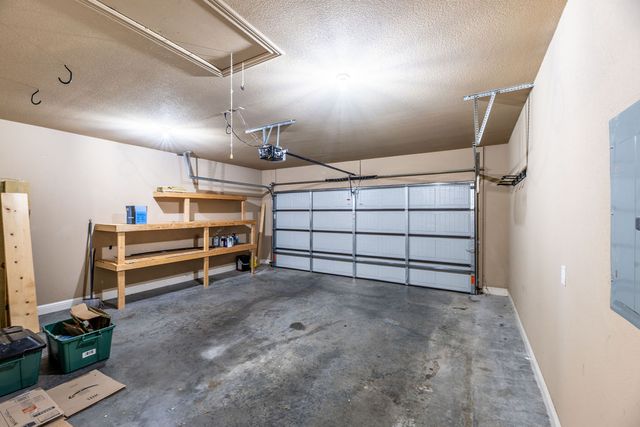 420 Lone Jack Drive, Fayetteville, AR 72704