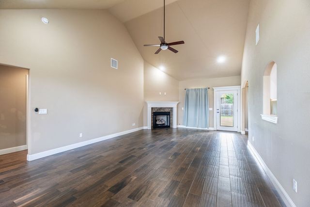 420 Lone Jack Drive, Fayetteville, AR 72704
