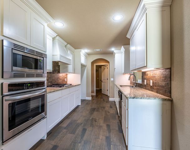 420 Lone Jack Drive, Fayetteville, AR 72704