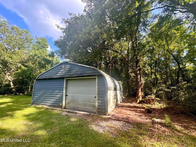 12 Zettel Road, Ocean Springs, MS 39564