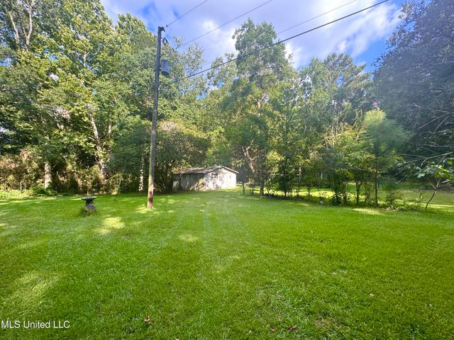 12 Zettel Road, Ocean Springs, MS 39564
