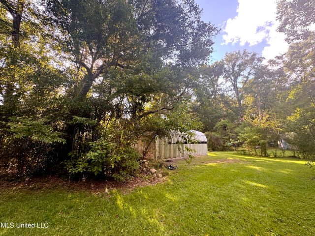 12 Zettel Road, Ocean Springs, MS 39564