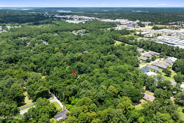 12 Zettel Road, Ocean Springs, MS 39564