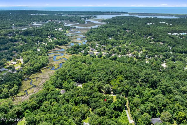 12 Zettel Road, Ocean Springs, MS 39564
