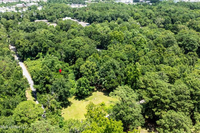 12 Zettel Road, Ocean Springs, MS 39564