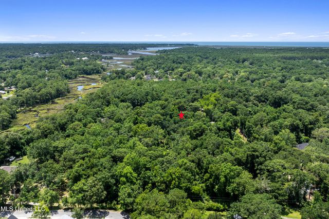 12 Zettel Road, Ocean Springs, MS 39564