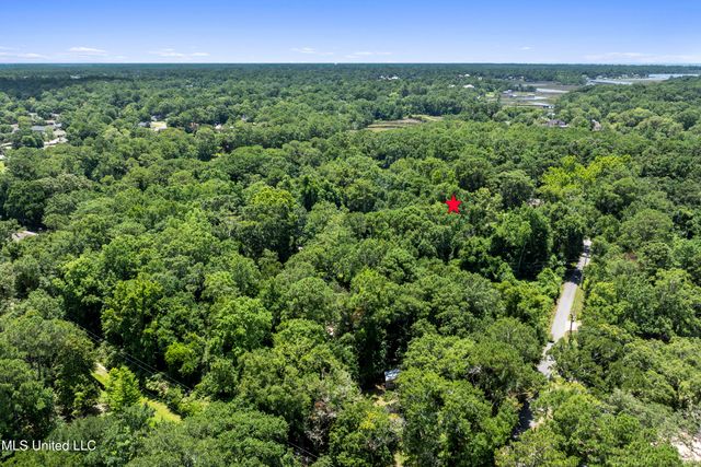 12 Zettel Road, Ocean Springs, MS 39564