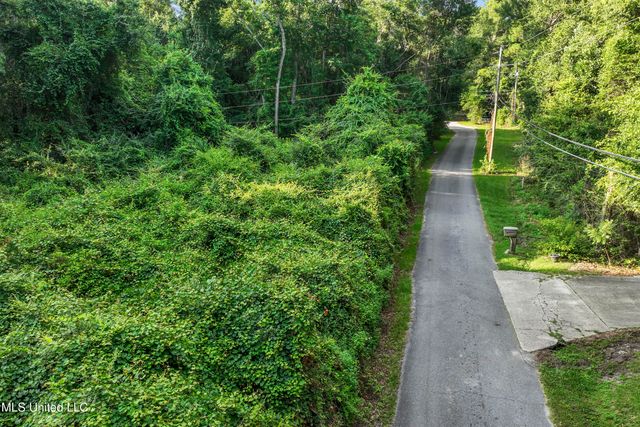 12 Zettel Road, Ocean Springs, MS 39564