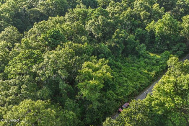 12 Zettel Road, Ocean Springs, MS 39564