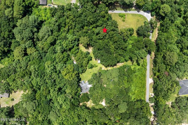 12 Zettel Road, Ocean Springs, MS 39564