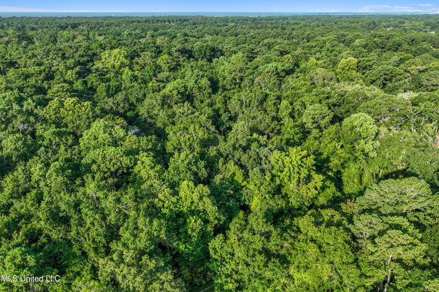 12 Zettel Road, Ocean Springs, MS 39564