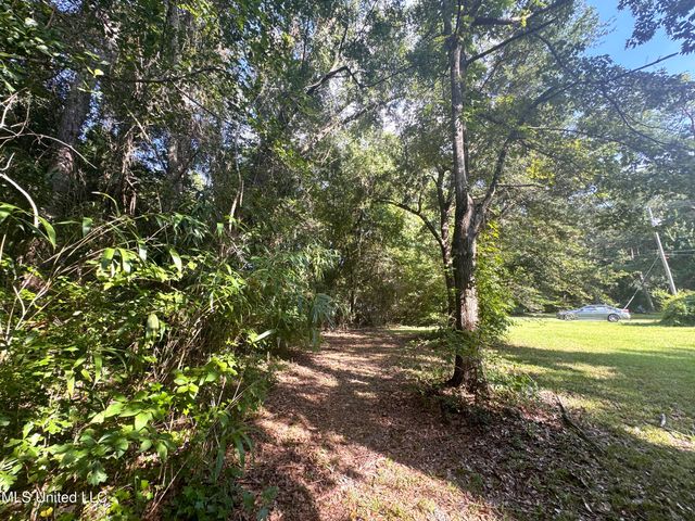 12 Zettel Road, Ocean Springs, MS 39564