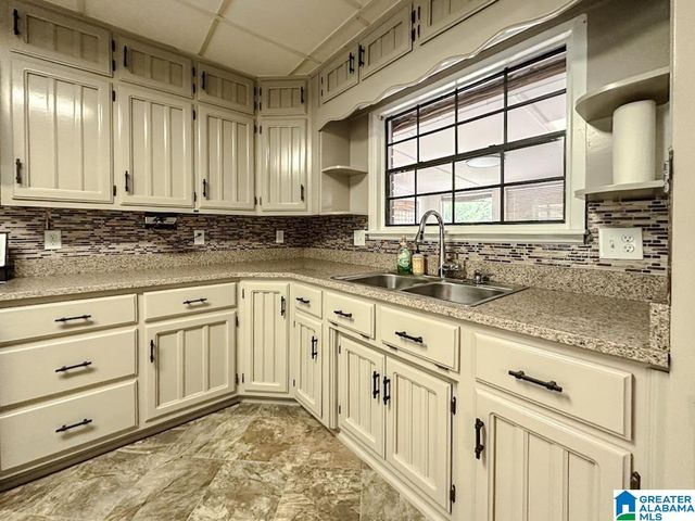 128 CARLA AVENUE, Trussville, AL 35173