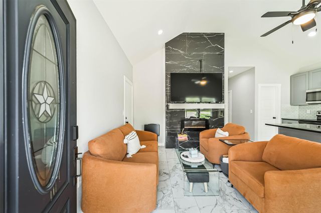 16518 Eastchase, Montgomery, TX 77316