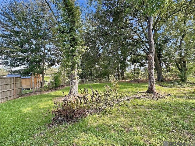 10131 Buttercup Dr, Baton Rouge, LA 70809