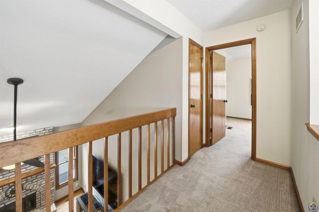 3911 SW 38th LN, Topeka, KS 66610