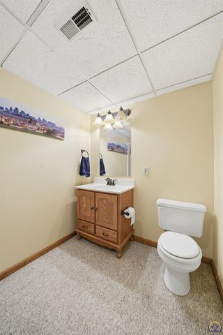 3911 SW 38th LN, Topeka, KS 66610