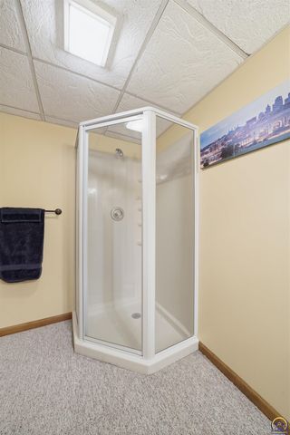 3911 SW 38th LN, Topeka, KS 66610