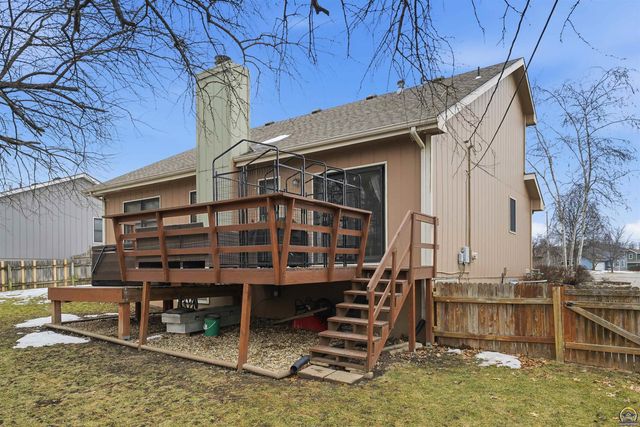 3911 SW 38th LN, Topeka, KS 66610