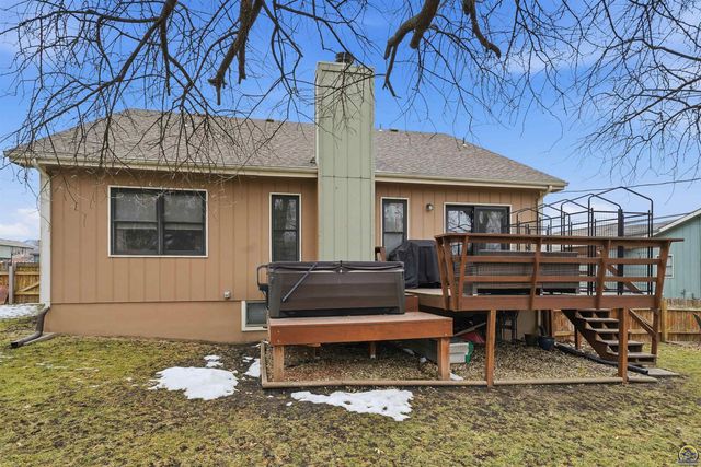 3911 SW 38th LN, Topeka, KS 66610