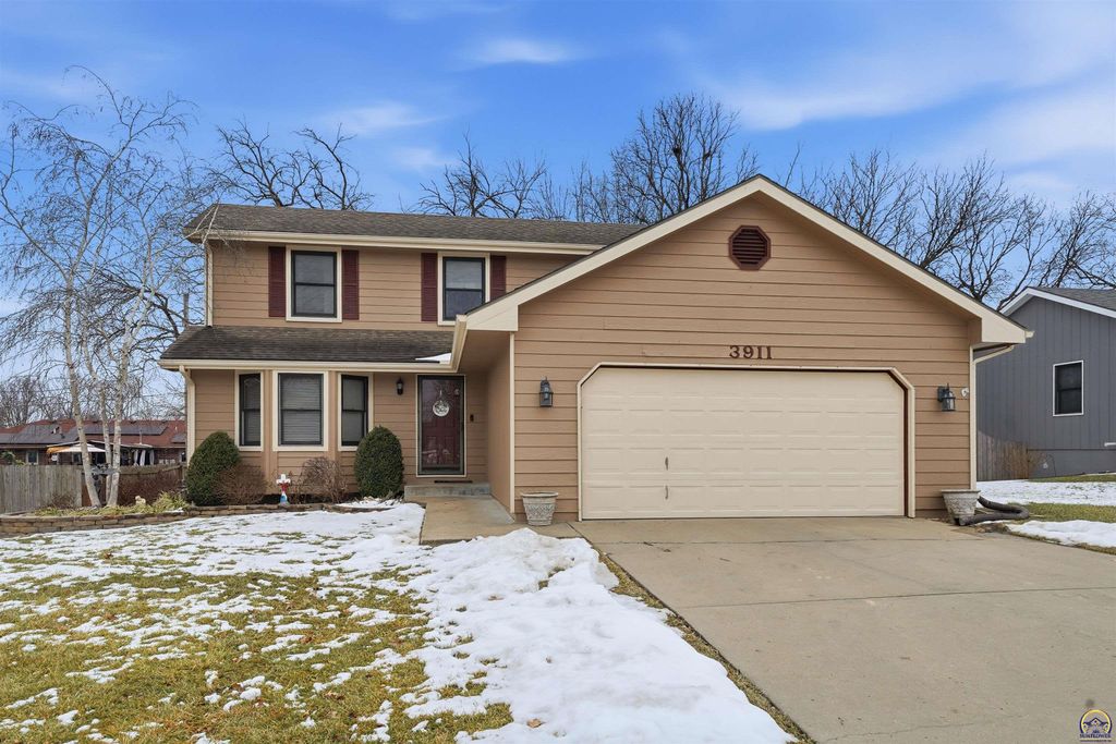 3911 SW 38th LN, Topeka, KS 66610