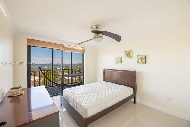 2500 NE 135th St C1011, North Miami, FL 33181