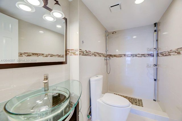 2500 NE 135th St C1011, North Miami, FL 33181