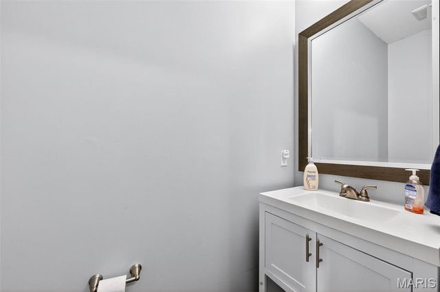 1649 Willowbrooke Manors Court, St Louis, MO 63146