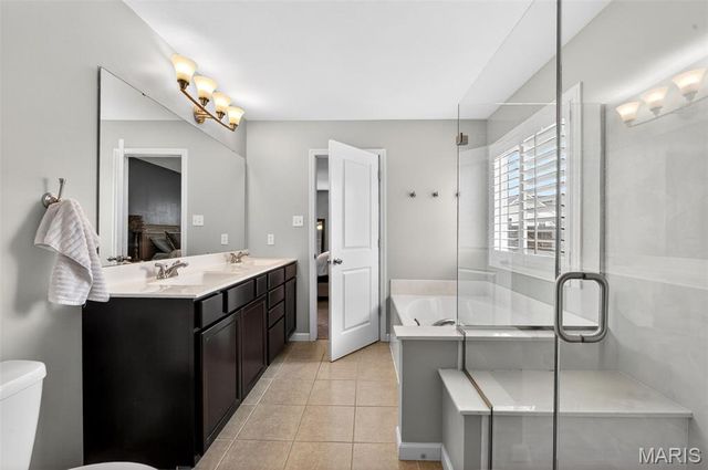 1649 Willowbrooke Manors Court, St Louis, MO 63146