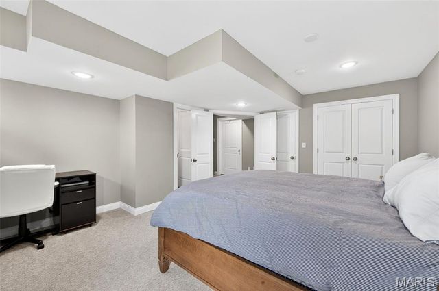 1649 Willowbrooke Manors Court, St Louis, MO 63146