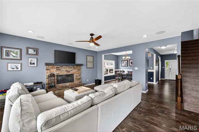 1649 Willowbrooke Manors Court, St Louis, MO 63146