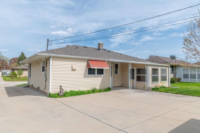 W149N8153 Winchester STREET, Menomonee Falls, WI 53051