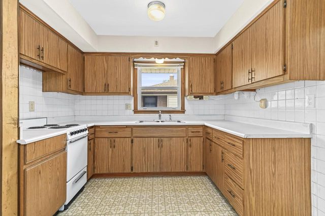 W149N8153 Winchester STREET, Menomonee Falls, WI 53051