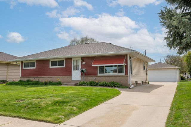 W149N8153 Winchester STREET, Menomonee Falls, WI 53051