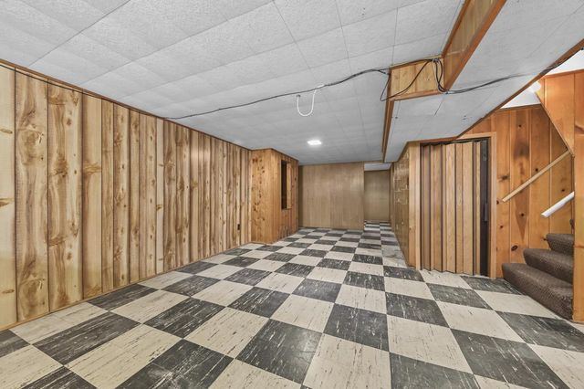 W149N8153 Winchester STREET, Menomonee Falls, WI 53051