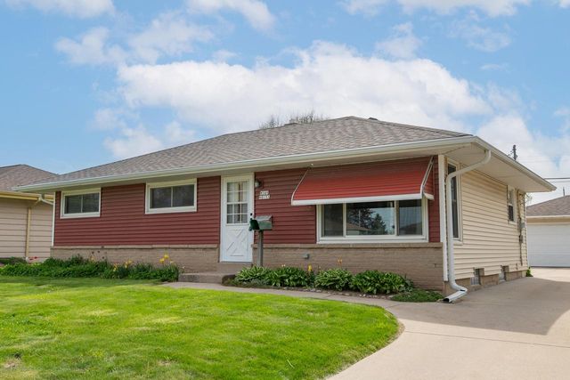 W149N8153 Winchester STREET, Menomonee Falls, WI 53051