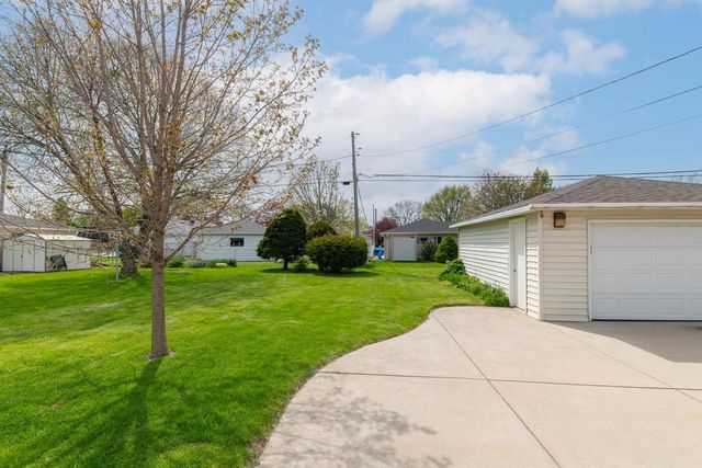 W149N8153 Winchester STREET, Menomonee Falls, WI 53051