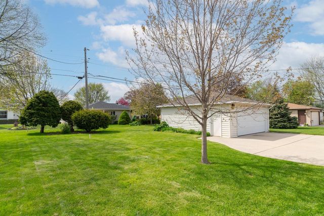 W149N8153 Winchester STREET, Menomonee Falls, WI 53051