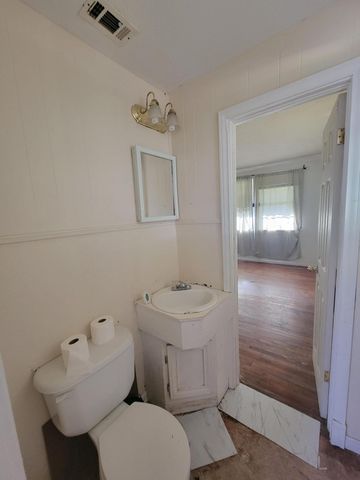 201 Mable St., Hattiesburg, MS 39401