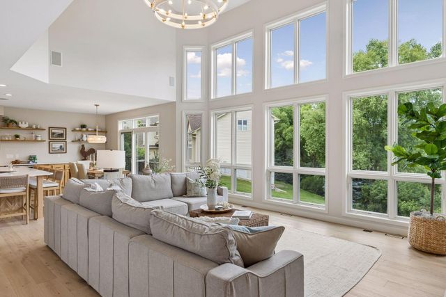 6815 Ruby Lane, Chanhassen, MN 55317