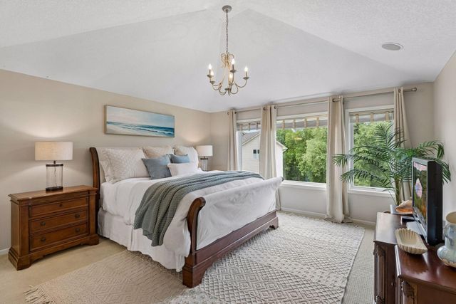 6815 Ruby Lane, Chanhassen, MN 55317