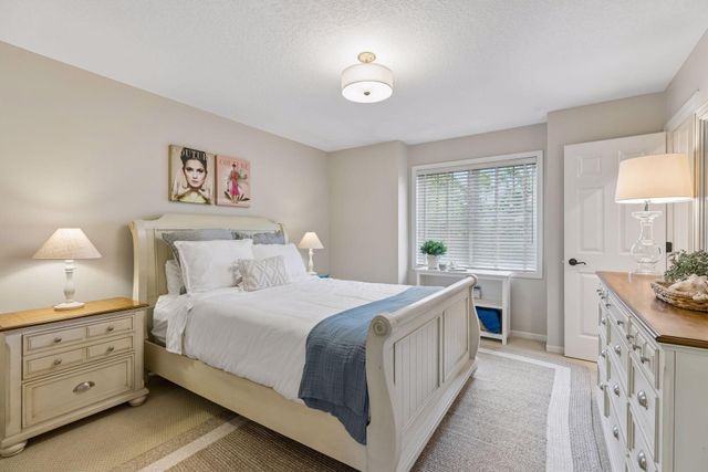6815 Ruby Lane, Chanhassen, MN 55317