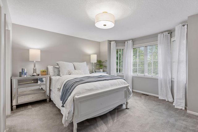 6815 Ruby Lane, Chanhassen, MN 55317
