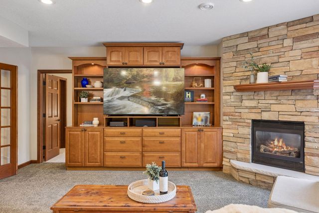 6815 Ruby Lane, Chanhassen, MN 55317