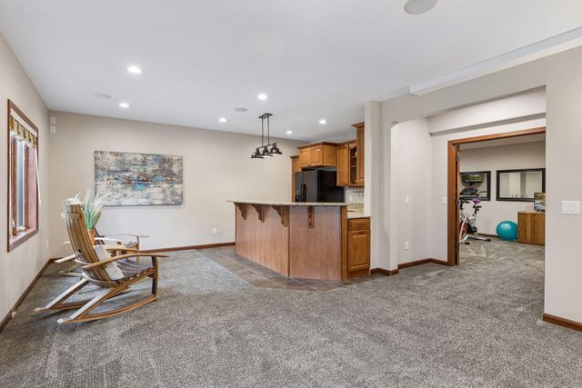 6815 Ruby Lane, Chanhassen, MN 55317