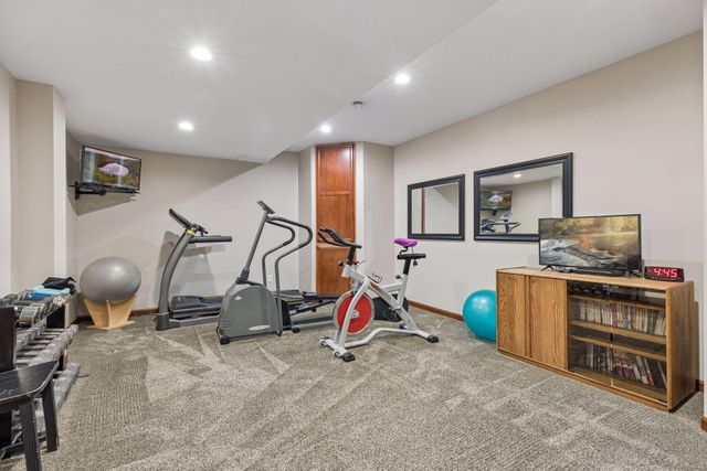 6815 Ruby Lane, Chanhassen, MN 55317