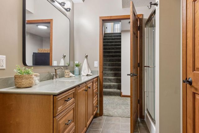 6815 Ruby Lane, Chanhassen, MN 55317