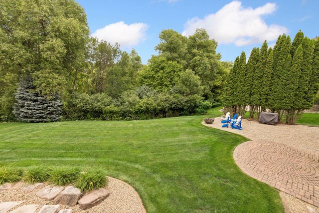 6815 Ruby Lane, Chanhassen, MN 55317
