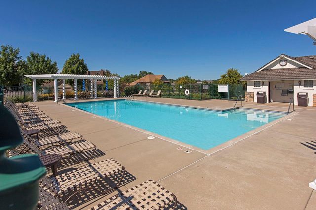 6815 Ruby Lane, Chanhassen, MN 55317