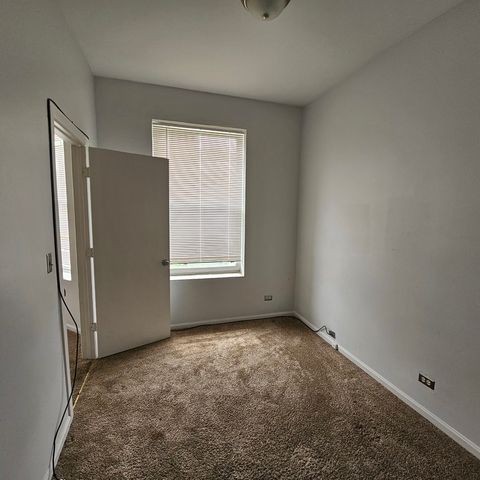 4008 W Wilcox Street, Chicago, IL 60624